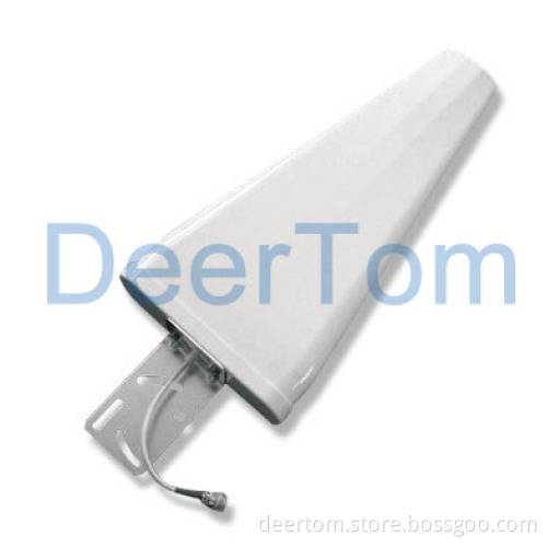 698-2700MHz 4G LTE Yagi Antenna 12dBi LPDA Antenna Log Periodic Antenna Outdoor Directional High Gain Antenna